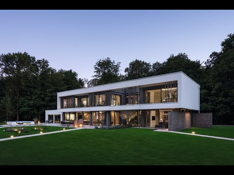 Moderne Luxusvilla von WeberHaus – Fertigbauweise