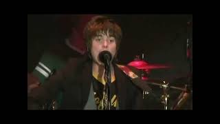 Never Shout Never - This S**t Getz Old (Live mtvU VMA Tour 08/27/2010)
