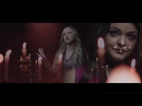 PATRÍCIA E ADRIANA - Me faz mal mas eu te amo (Clipe Oficial)