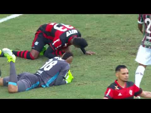 Corte providencial para evitar o gol do adversário em 30/04/2017