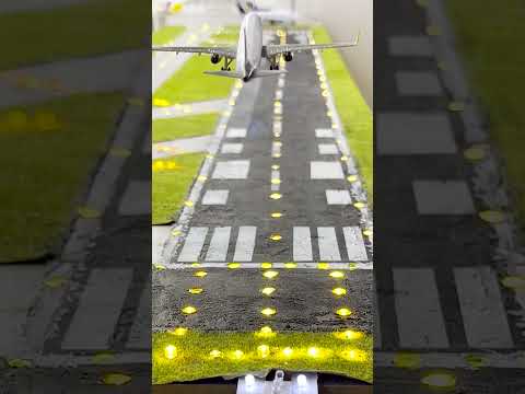 Airplane Spotting at Model Airport! Do you know the airline + type? ✈️👨‍✈️