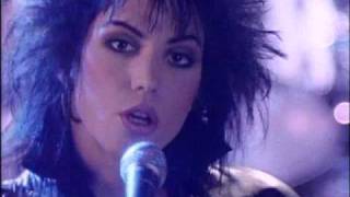 Joan Jett And The Blackhearts I hate myself for loving you Video