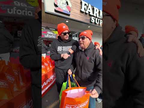 212 Carrion gifting turkeys in Jackson Heights, Queens