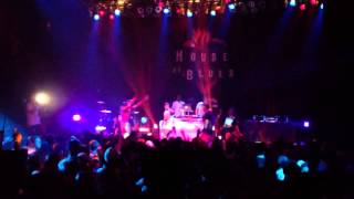 Hug Make Em&#39; ft. Tye Dye Rhymes - &quot;Party Hard&quot; [LIVE]