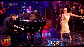 Kylie Minogue - 2 Hearts (Jools Annual Hootenanny 2007)