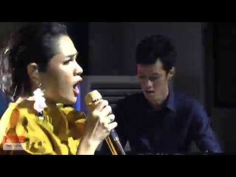Andien - Metamorfosa ~ Moving On @ Album Showcase METAMORFOSA [HD]