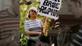 Saint Etienne - She's the One