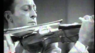 Download lagu Jascha Heifetz plays Introduction and Rondo Capriccioso by Camille Saint-Saëns (1939 video) mp3