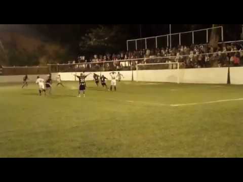 Defesa do goleiro Bruno Gurreiro