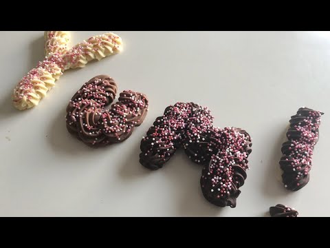 [Recipe] Chocolate Letters & Chocolate Tufts | Sinterklaas Treats