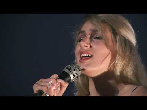 Заблескај полуфинале / Sara Surladzioska