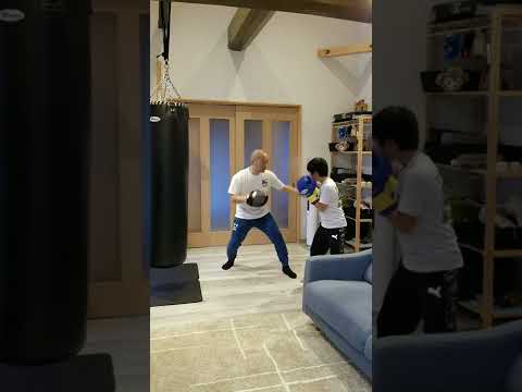 自宅トレーニング　プロボクサーになるためのディフェンス練習#shorts