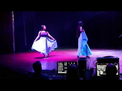 Marianella y Manuela Alfoncina y el Mar.