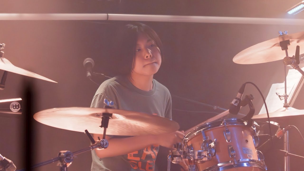 Impromptu drum solo - YOYOKA's First Show in London. - YouTube