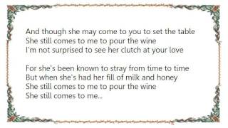 Henson Cargill - She Still Comes to Me To Pour the Wine Lyrics