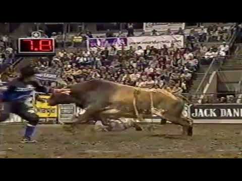 Coyote Ugly vs Justin McBride - 04 PBR CO Springs
