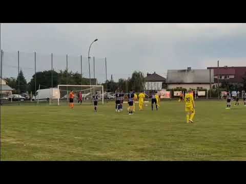 Kostek.D broni rzut karny w meczu KS Sarzyna : Jodła Przychojec