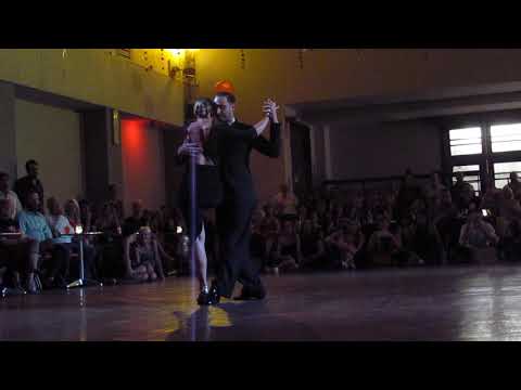  Fausto Carpino  and  Stephanie Fesneau  are  dancing  to  the  tango  "  Fuimos  "  by  Aníbal Troilo  in  2019
