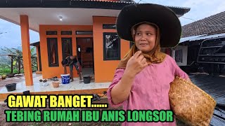 Download lagu GAWAT !! RUMAH IBU ANIS YANG BARU SELESAI DI BEDAH PUAN MARIANI DARI SINGAPURA TEBINGNYA LONGSOR mp3