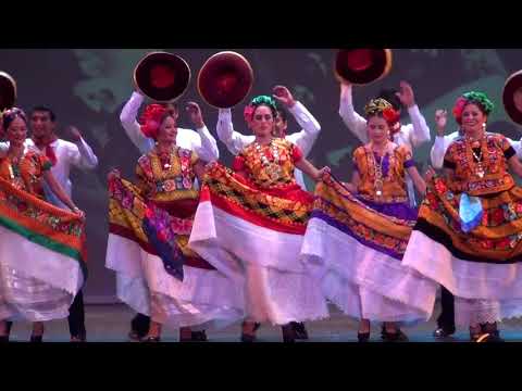 Traje del Istmo | Oaxaca | Teatro Macedonio Alcalá |