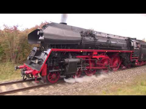 Parallelfahrt mit Schnellzug-Dampflok 01 519 - Dampftage Rottweil 2016