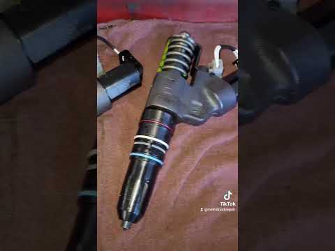 Ism 6pack injectors #isx #ism #cummins #n14 #volvo #freightliner #injector #valves #pushrods #engine
