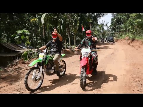 TNI  BUKA JALAN BARU DAN BEDAH RUMAH DEMI KESEJAHTERAAN RAKYAT