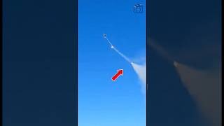 Download lagu F-16 Breaks Hard as Missile Detonates Over Desert Highway mp3
