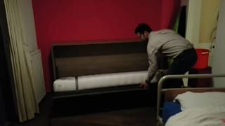 preview picture of video 'De Beddenwinkel demonstreert horizontale bedkast Base van Boone'