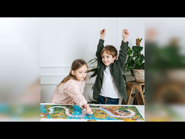 Vídeo relacionado con Trefl - Spy Guy Junior Dinosaurs - Juego cooperativo de Detectives para pequeños Jugadores, Juego de Mesa de Familia, Busca Pruebas y Captura al Delincuente,para niños a Partir de 3 años