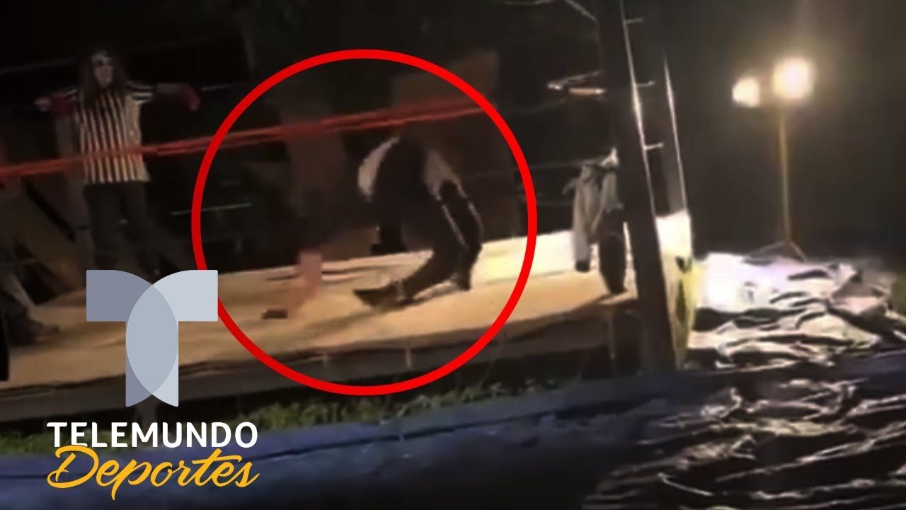FUERTES IMÁGENES: luchador se rompe sus rodillas tras saltar de las cuerdas | Telemundo Deportes