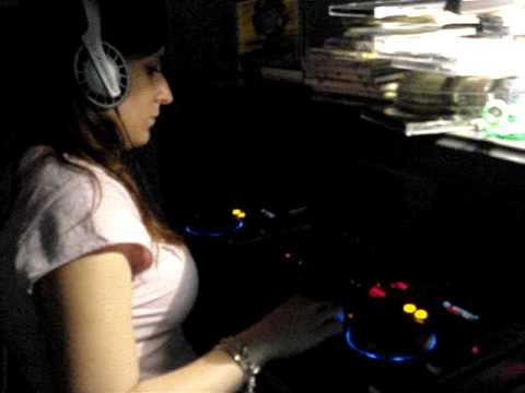 Lady Tatiana plays "Gramophonize" @ "Power's studio"
