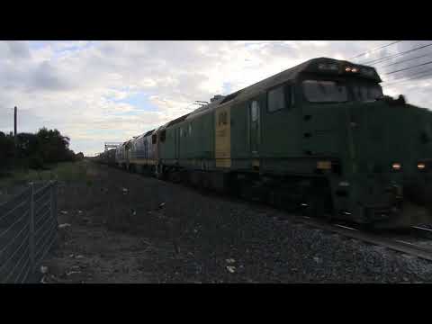 Super Rare! TRIPLE DL CLASS hauling Pacific National's MC2 - Australian Trains