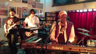 Bernie Worrell live with Blackbyrd McKnight at Fingerprints Records in Long Beach 2013 - 2 of 2