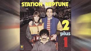 Kadr z teledysku Station Neptune tekst piosenki 2 plus 1