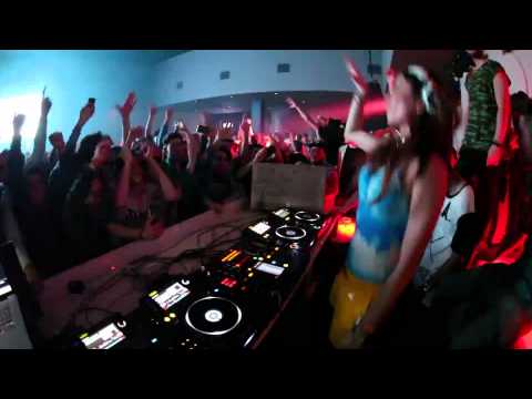 Juicy M Live   Italy   Naples