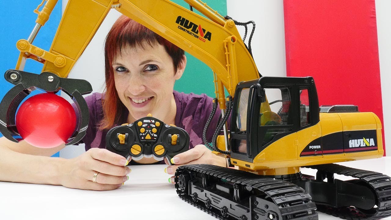 Грузовичок лёва экскаватор мася. Экскаватор мася и одежда на английском языке. Экскаватор маша. Экскаватор маша. Капуки кануки экскаватор.