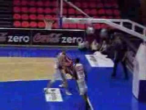 14 20-10-07 Leuven-BCO - Sam op fast-break met de DUUUUUUUUU