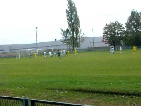 AKS II Mikołów - LKS Orzeł Mokre, interwencja "Titka" po strzale z połowy boiska