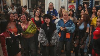 Download lagu TEAM TOMODACHI (GADIS REMIX) 🇲🇾🇸🇬 mp3