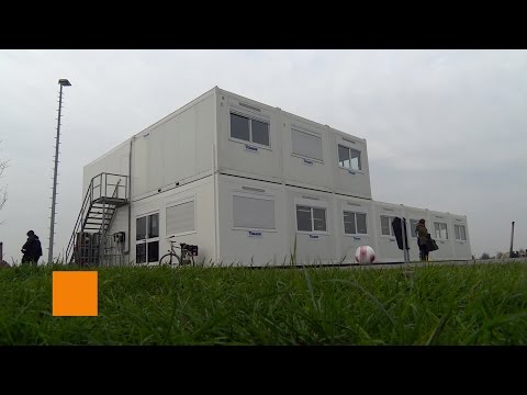 Zes weken na grote brand wordt er weer gevoetbald bij VV Oosterhout