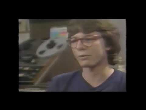 R.E.M. 1989-01 - 'Rock Thinks', CNN Entertainment News, USA (Interview clips with Mills & Stipe)