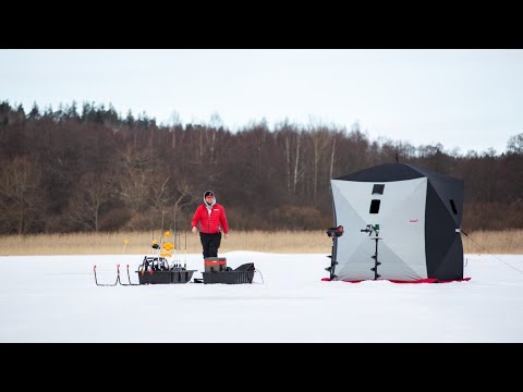 Talvikalastus Kalastusoppaan kanssa. esittely Helsinki Fishing. Ice Fishing in Finland Fishing guide