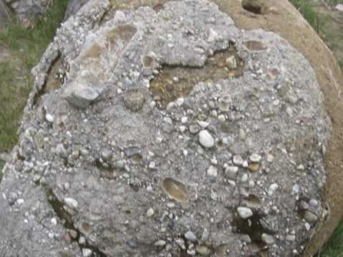 Muzeul trovantilor din Costesti