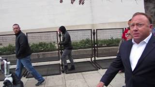 InfoWars, Alex Jones hunts down radical far-leftist who attacked female Trump supporter