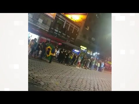 Protesto pede reabertura do comércio e flexibilização de decreto em Friburgo; prefeitura responde