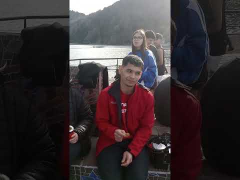 "AUTÉNTICAS STREAM" Y LA GENTE! COSTA LAGO LACAR SAN MARTÍN DE LOS ANDES (PCIA.NEUQUÉN)