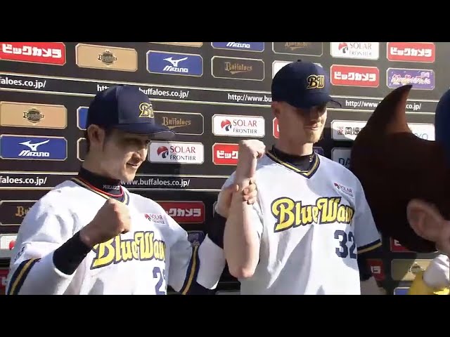バファローズ・ディクソン投手・伊藤選手ヒーローインタビュー 2015/4/18 Bs-L