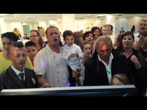 KARAOKE PER MATRIMONI E FESTE, ANIMAZIONE, BALLI DI GRUPPO, REVIVAL, GIOCHI FRANCESCO BARATTUCCI