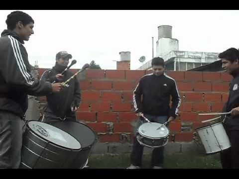 Batucada  Macacos do Samba Rosario .avi